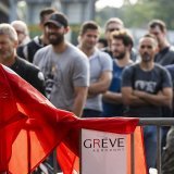 Le personnel de Genève Aéroport a manifesté jeudi matin en marge d'une séance du Conseil d'administration.